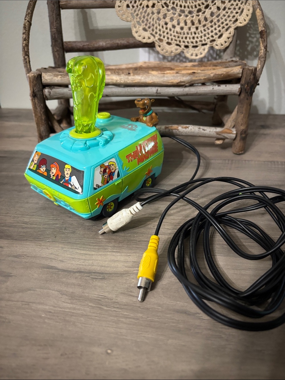 Scooby-Doo The Mystery Machine Plug-in-Play TV Video Game, Jakks Pacific WORKS